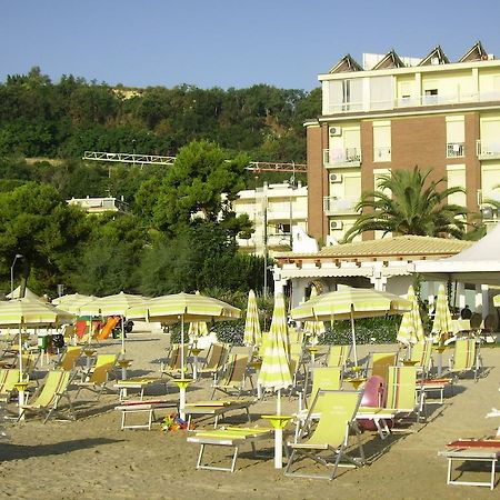 Hotel La Perla Cupra Marittima Dış mekan fotoğraf