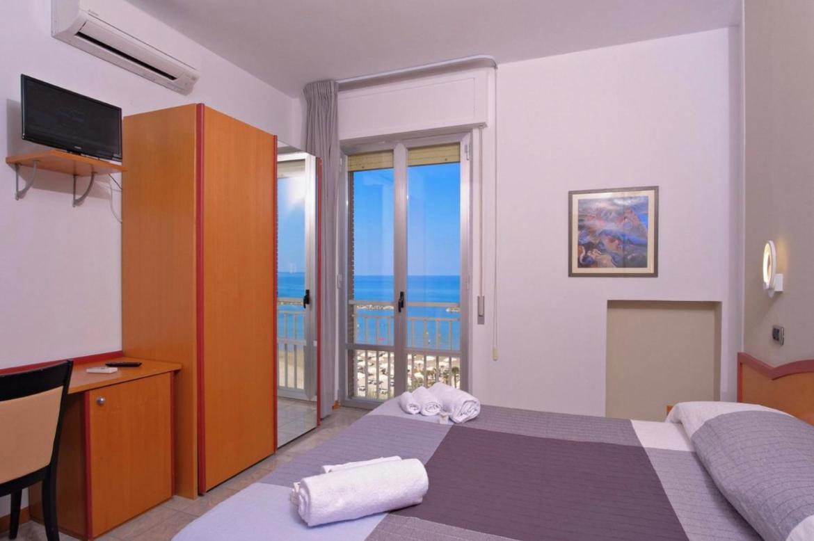 Hotel La Perla Cupra Marittima Dış mekan fotoğraf