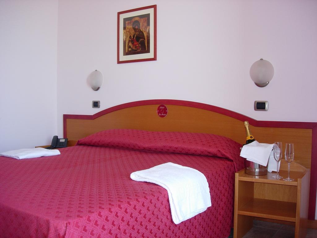 Hotel La Perla Cupra Marittima Oda fotoğraf