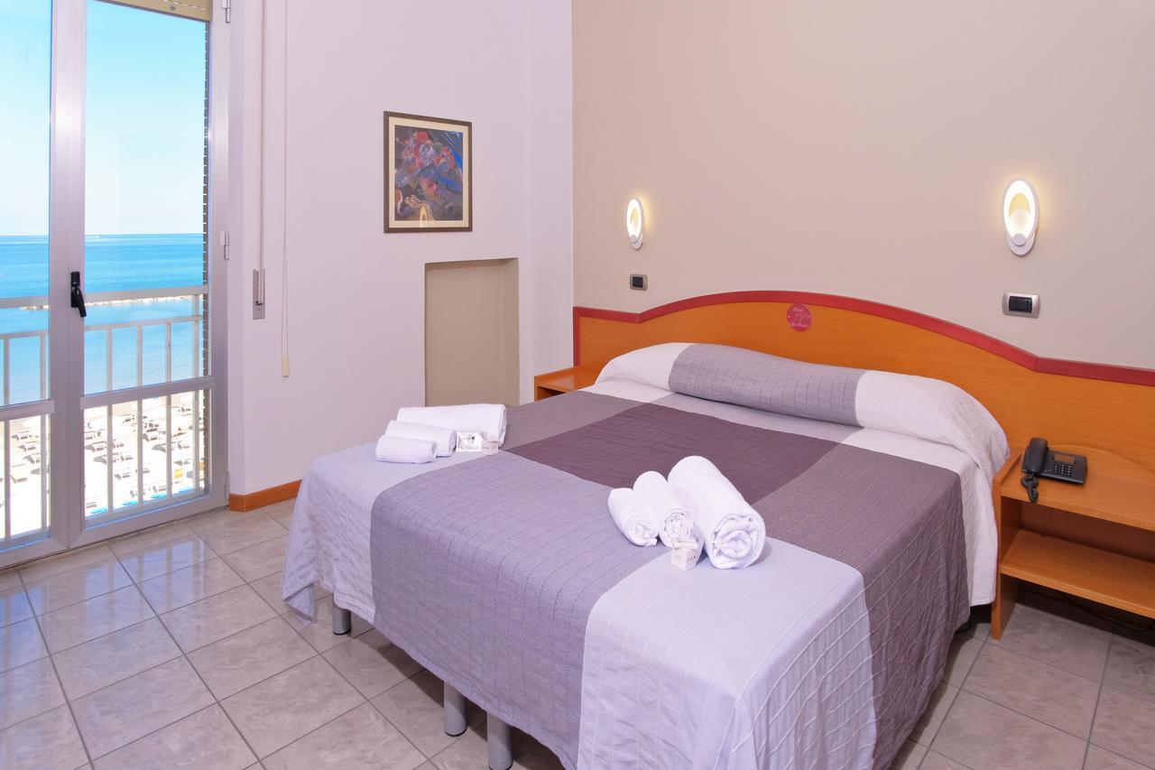 Hotel La Perla Cupra Marittima Dış mekan fotoğraf