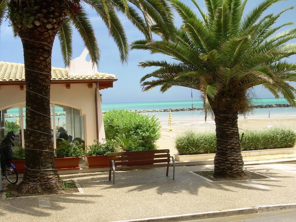 Hotel La Perla Cupra Marittima Dış mekan fotoğraf